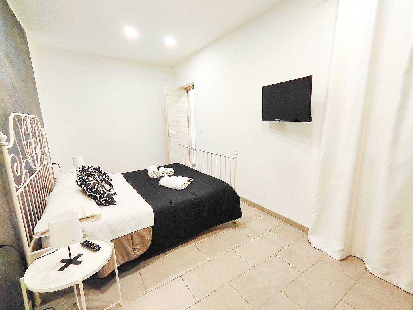 Casa in bianco e nero