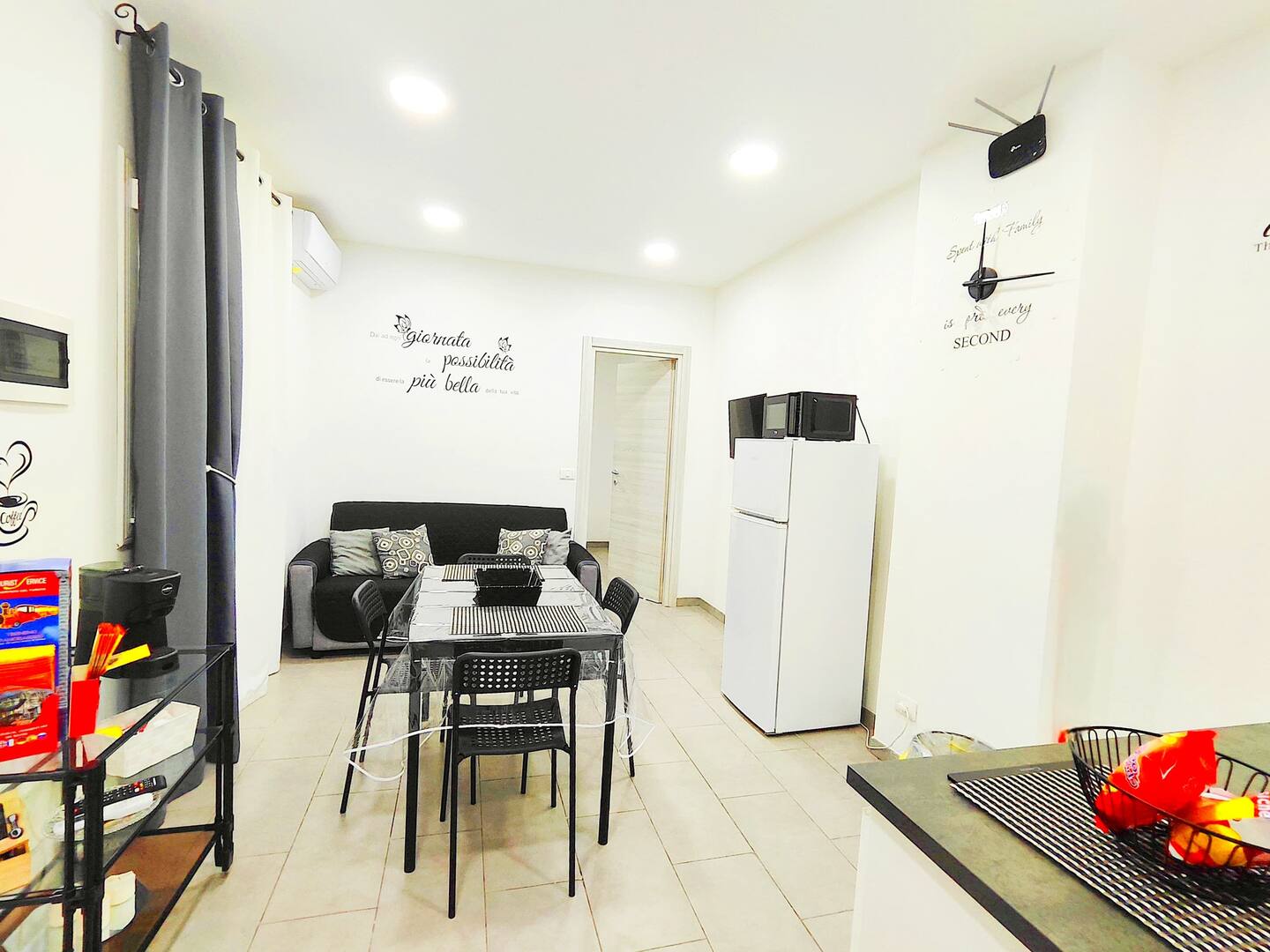 Casa in bianco e nero